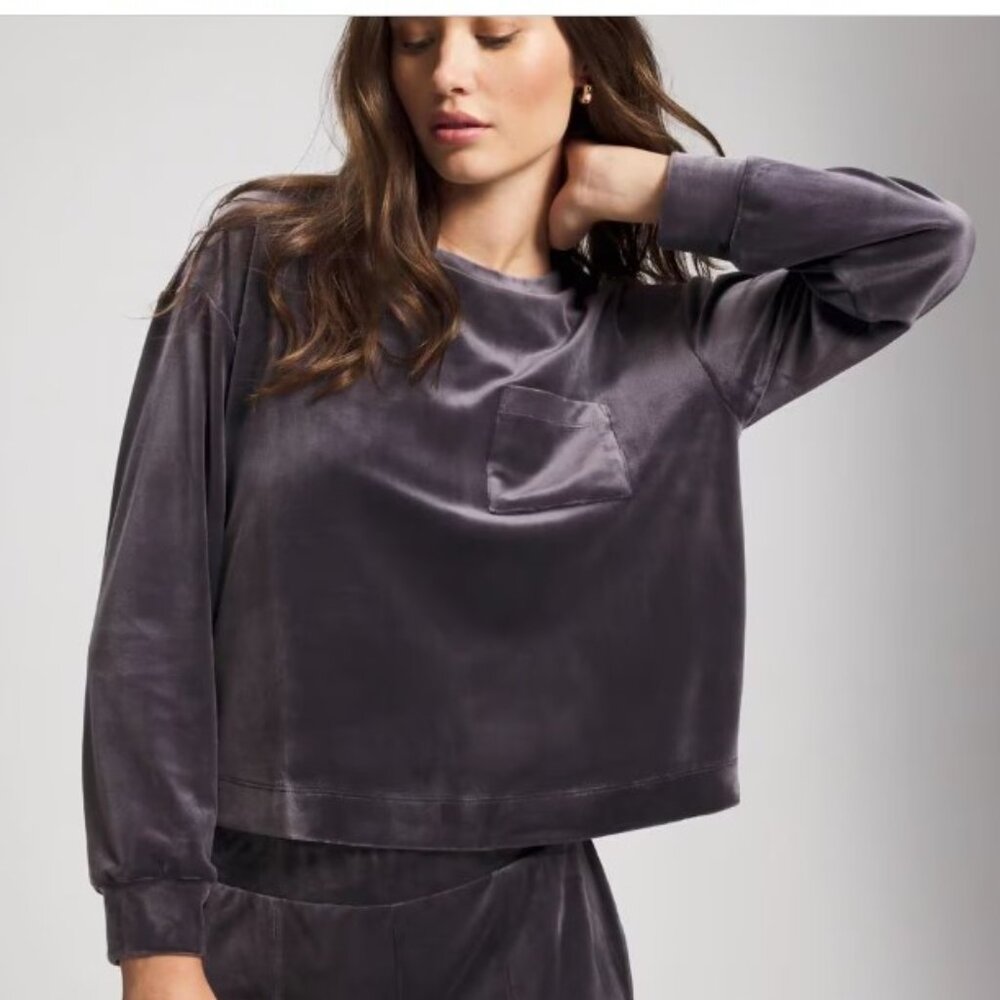 NWT Women's Soma Velour Crewneck Sweatshirt